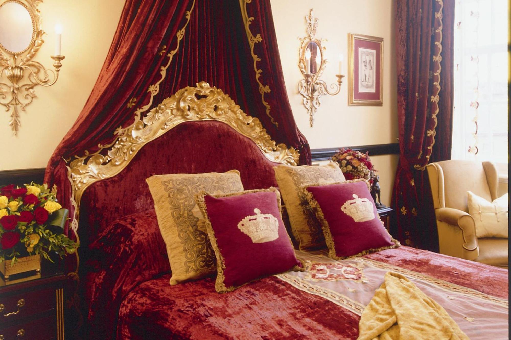 Rubens At The Palace Londen Buitenkant foto A bedroom at the hotel