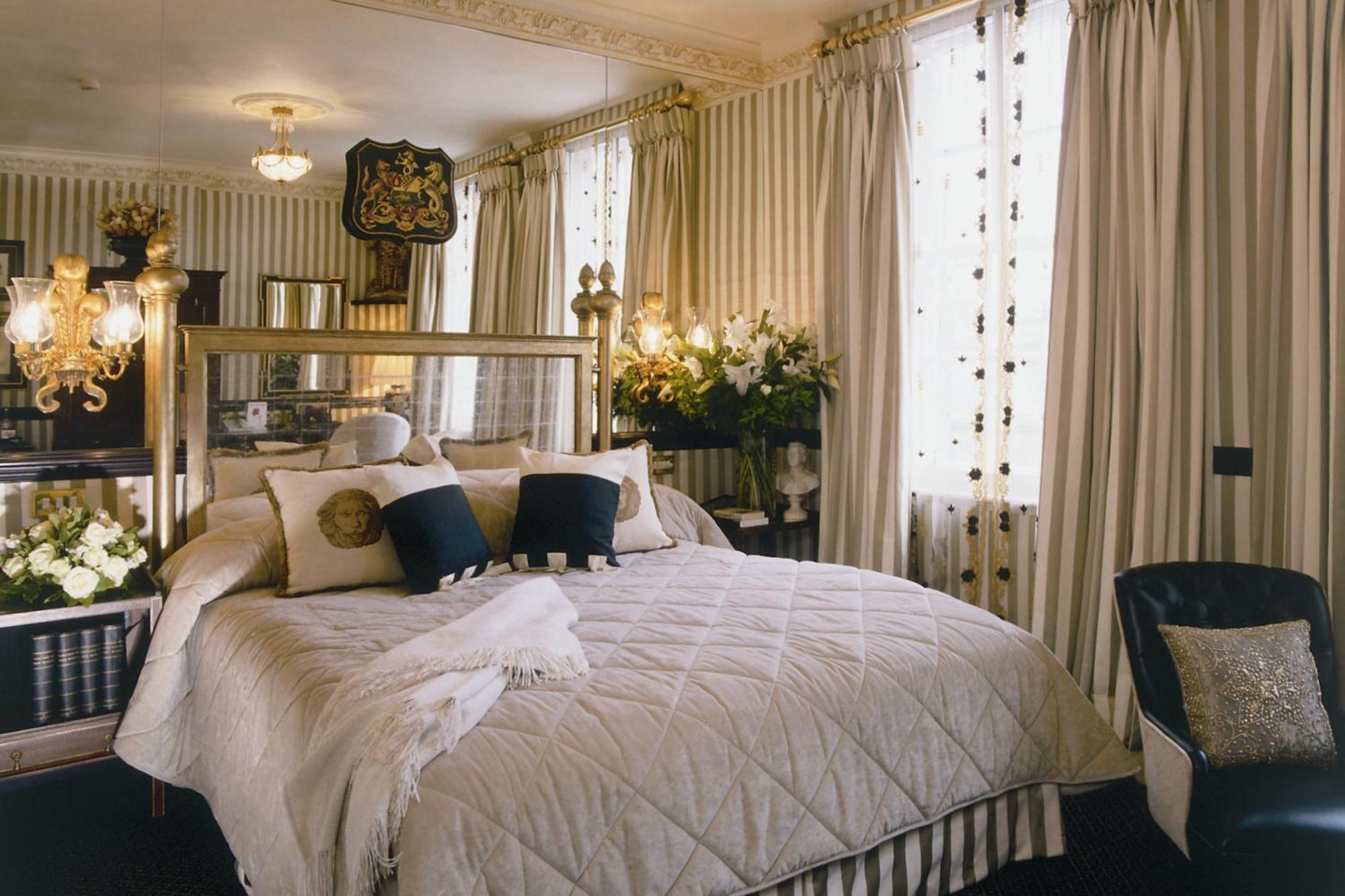 Rubens At The Palace Londen Buitenkant foto A bedroom at the hotel