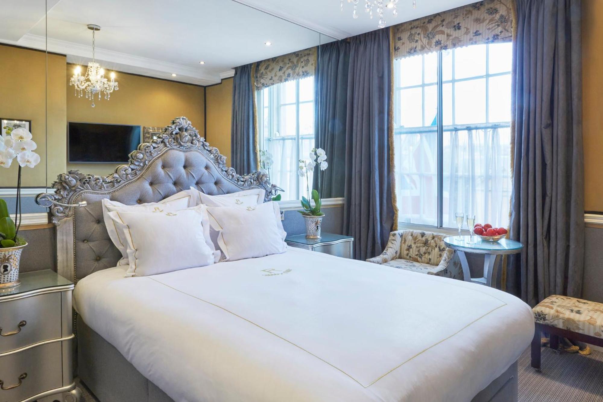 Rubens At The Palace Londen Buitenkant foto A bedroom at the hotel