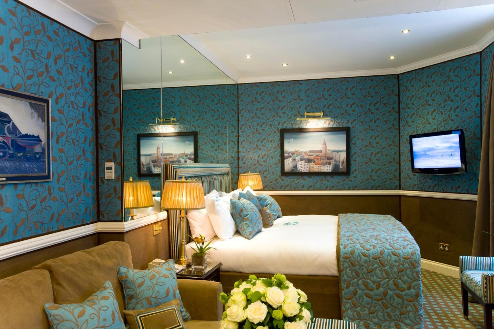 Rubens At The Palace Londen Buitenkant foto A bedroom at the hotel