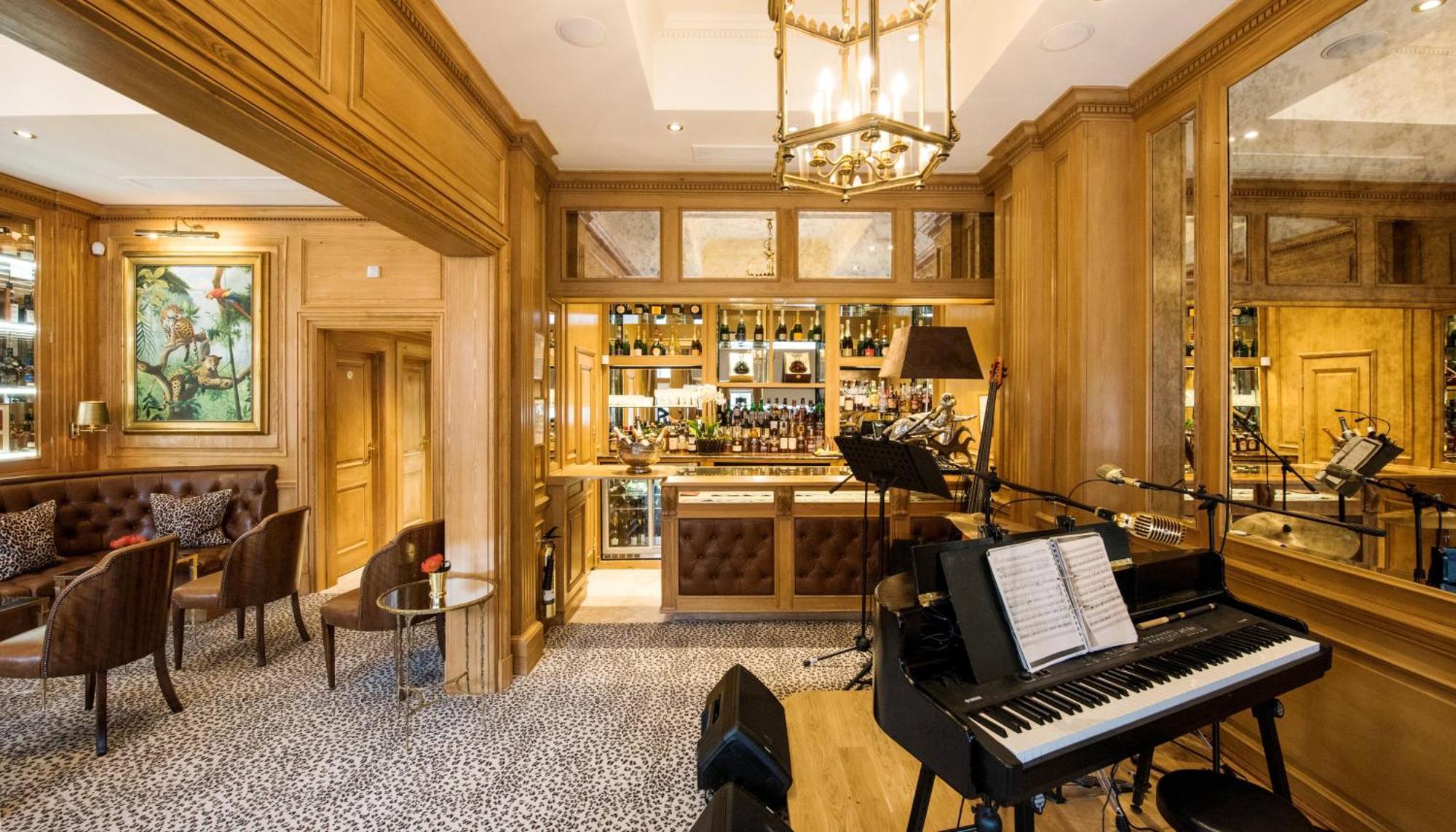 Rubens At The Palace Londen Buitenkant foto The piano bar at the Mandarin Oriental, Paris