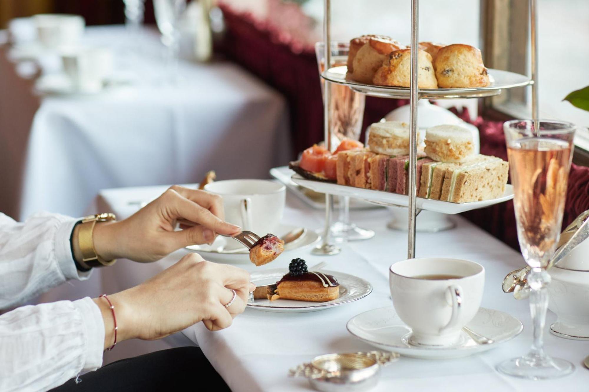 Rubens At The Palace Londen Buitenkant foto Afternoon tea at the Ritz