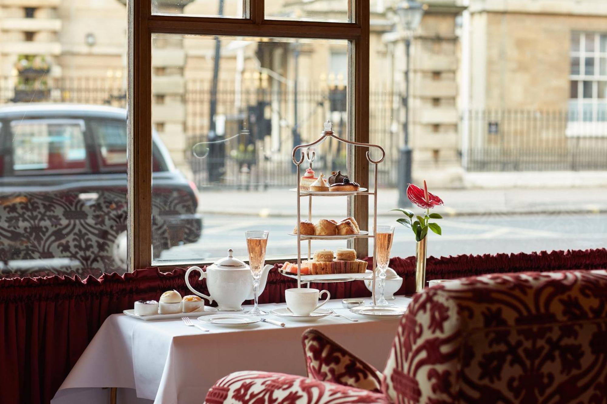 Rubens At The Palace Londen Buitenkant foto Afternoon tea at the Ritz